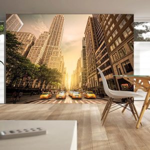 Fotobehang – In the Shadow of Skyscrapers – New York with Pedestrians and Taxi Cars